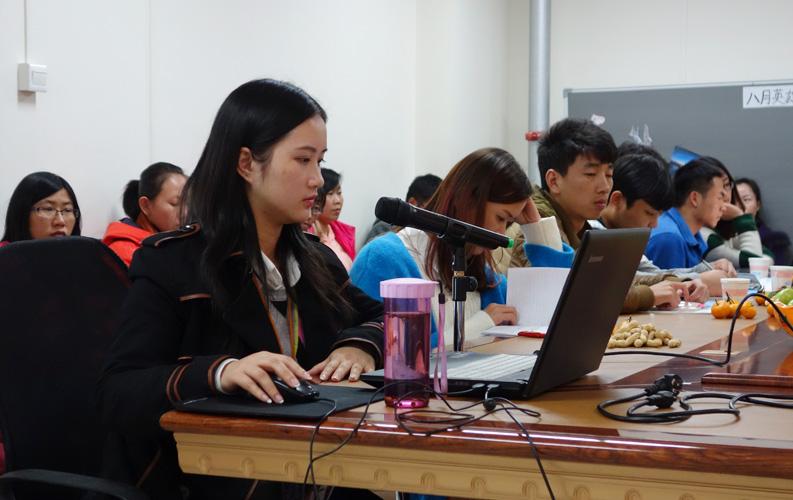 昆明天度網(wǎng)絡(luò)公司從2013年開始籌備新媒體營銷公益講座和老客戶網(wǎng)絡(luò)營銷沙龍，我們邀請(qǐng)了國內(nèi)網(wǎng)絡(luò)營銷和移動(dòng)互聯(lián)網(wǎng)營銷專家親臨公司，為保證培訓(xùn)質(zhì)量和溝通效果，我們每次只邀請(qǐng)20-30家老客戶參加（全免費(fèi)），我們將秉承全公益、全免費(fèi)、不推銷任何產(chǎn)品和服務(wù)、只講干貨等原則，為新老客戶創(chuàng)造更多價(jià)值。